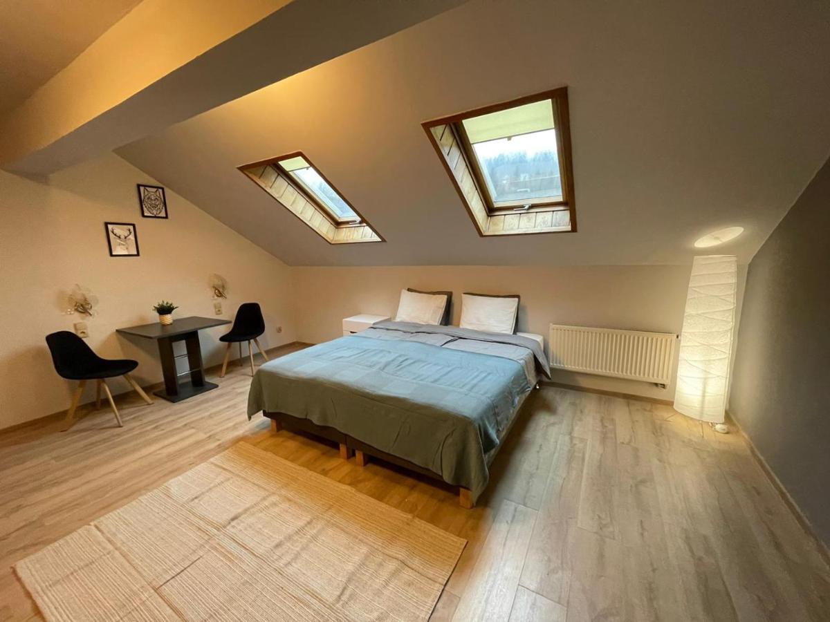 Hotel Skalny Dworek *